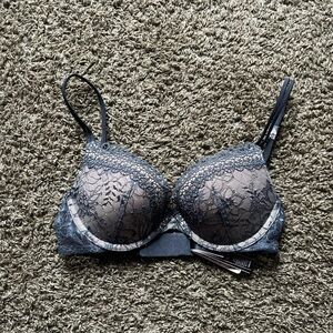 Victoria’s Secret very sexy lace push-up bra